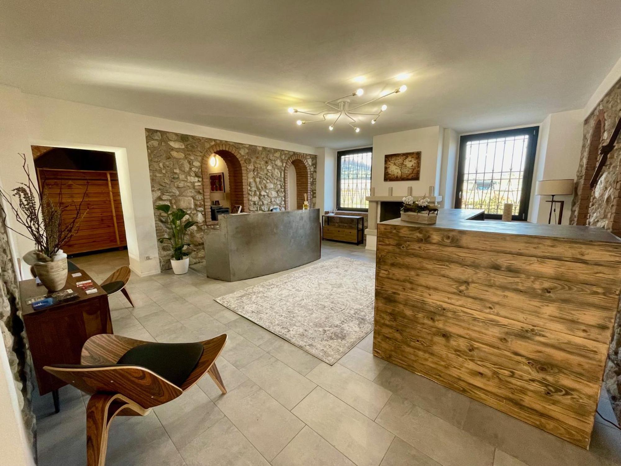 Agriturismo Al Mancino Лонато Екстериор снимка
